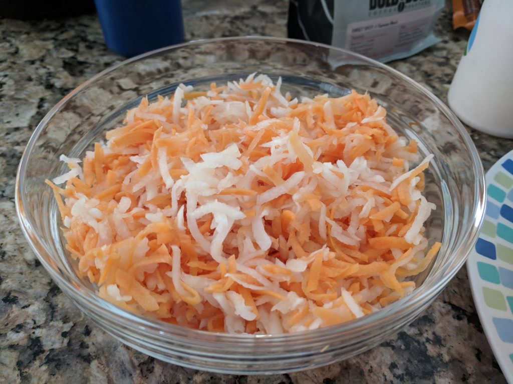 do chua - pickled daikon and carrots
